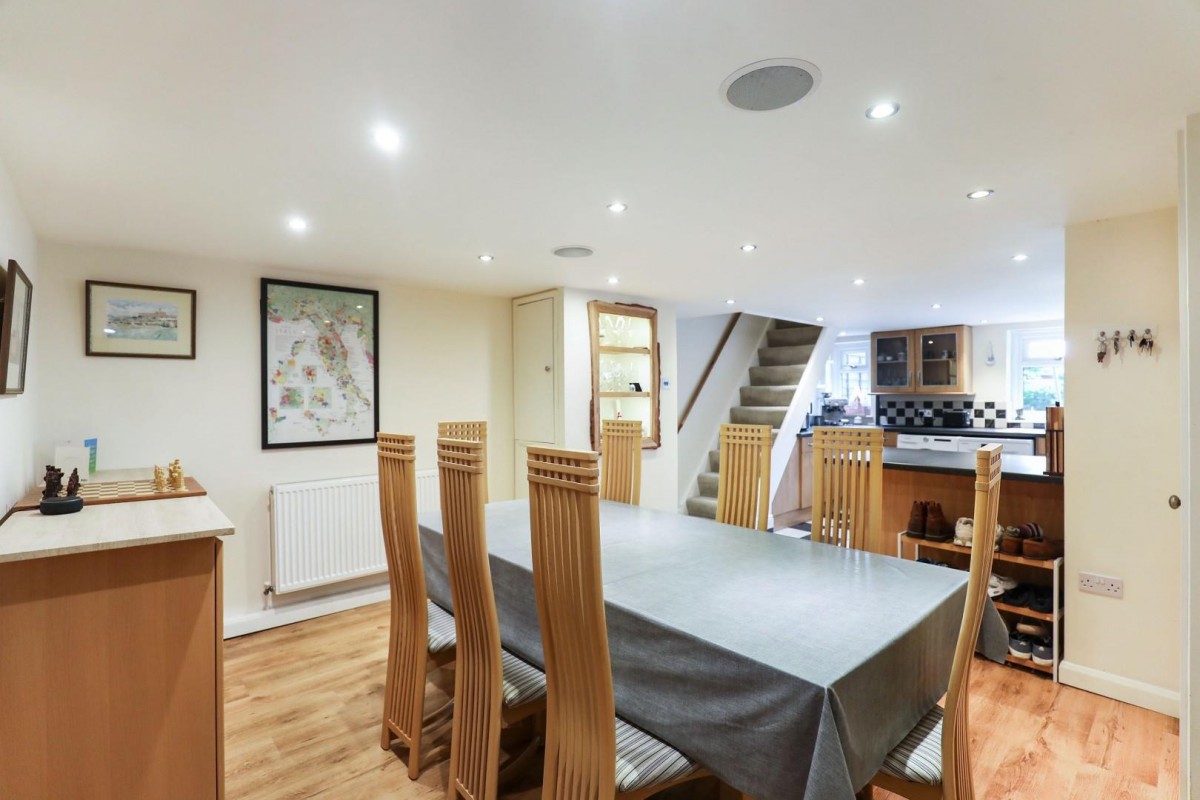 Eastville Terrace, Harrogate, HG1 3HJ