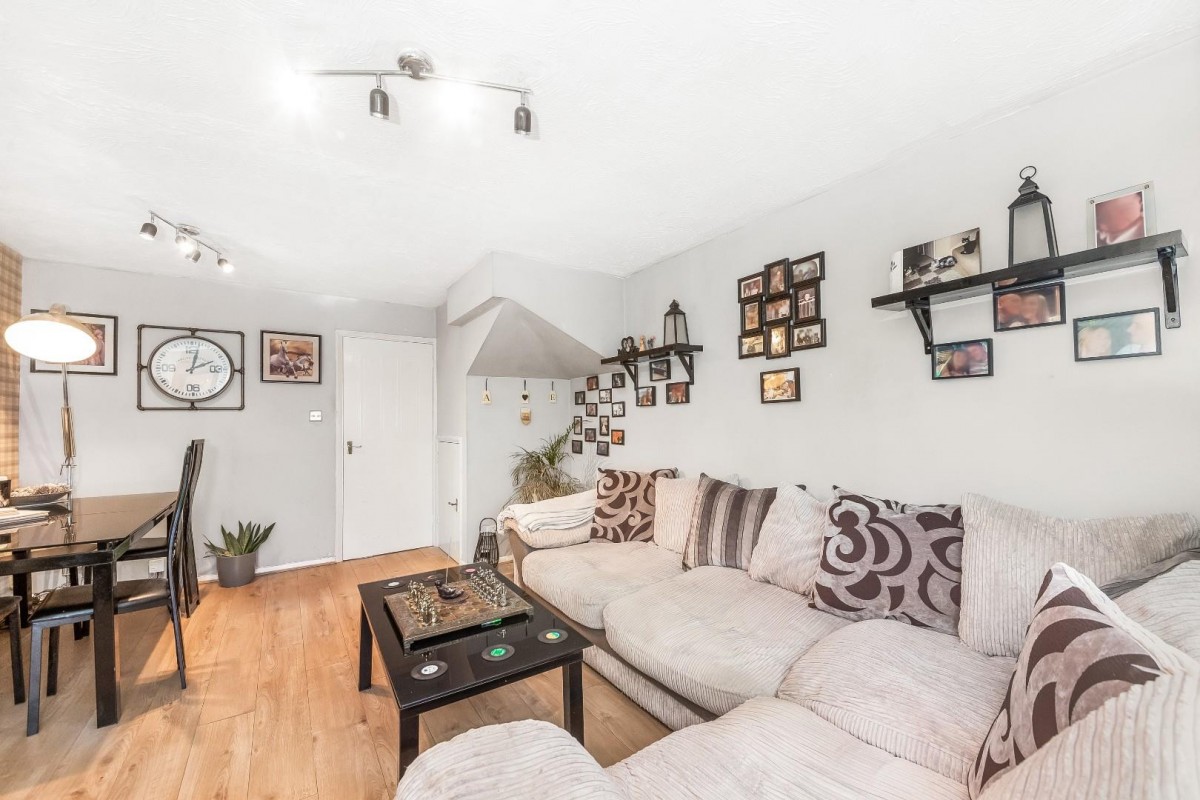 Pennington Way, London