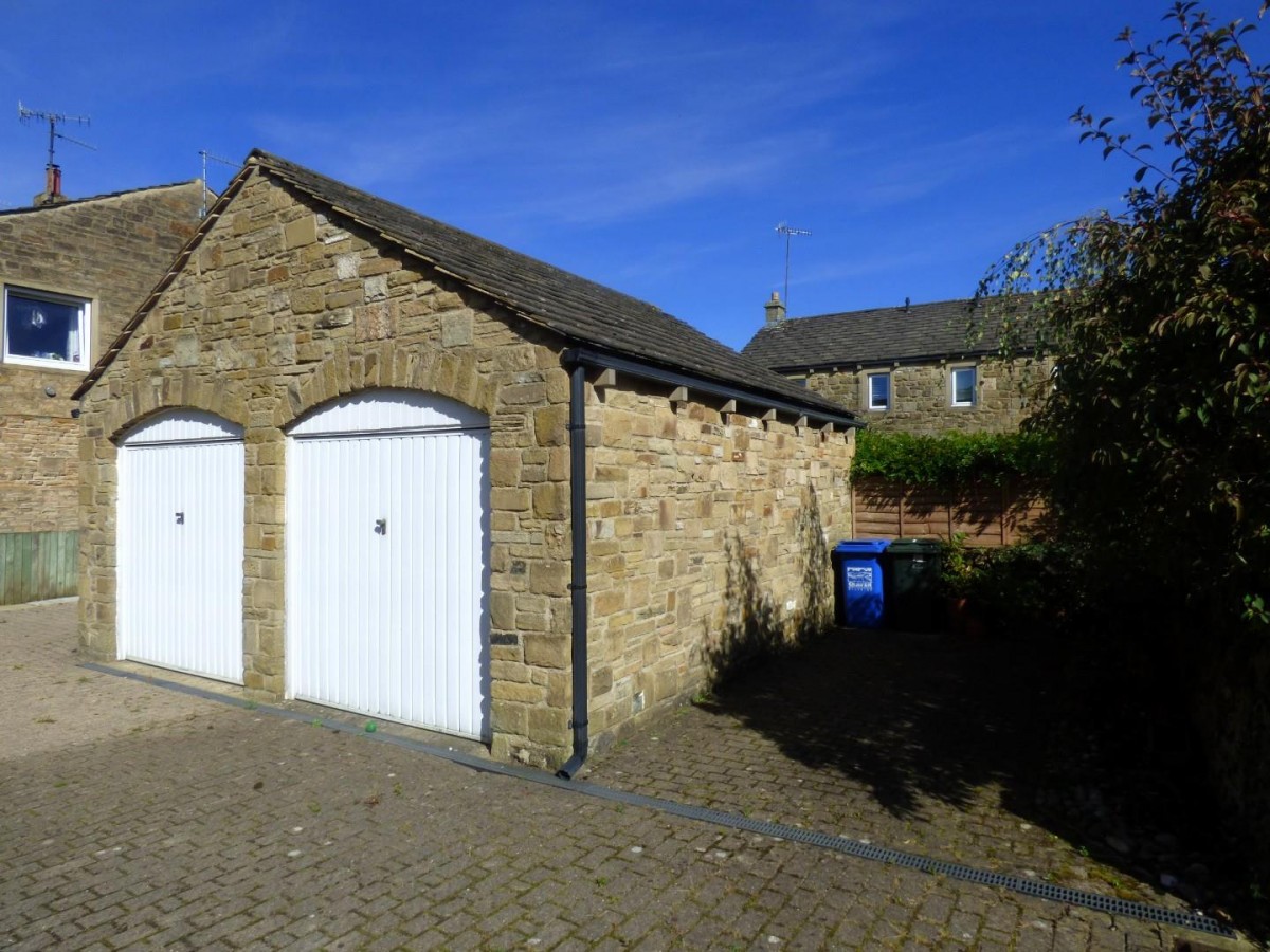 Chapel House Mews, Carleton