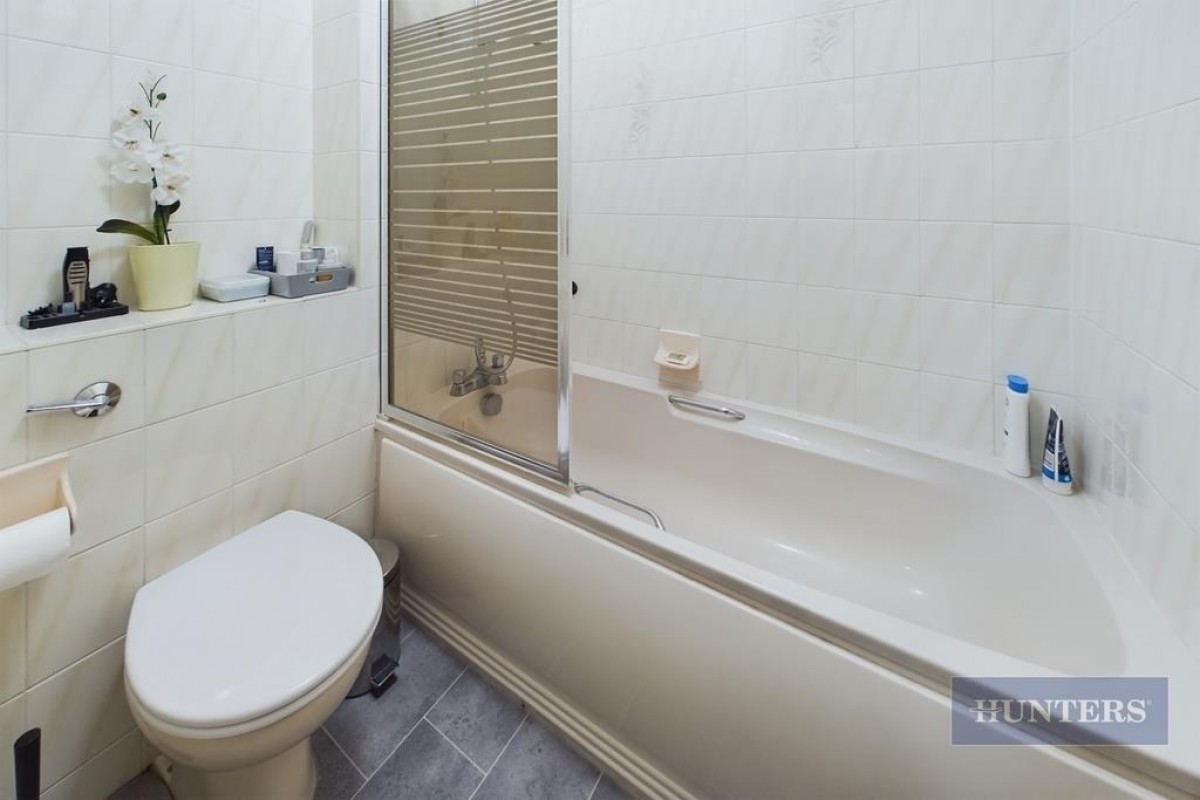 Calshot Court, Ocean Village, SO14