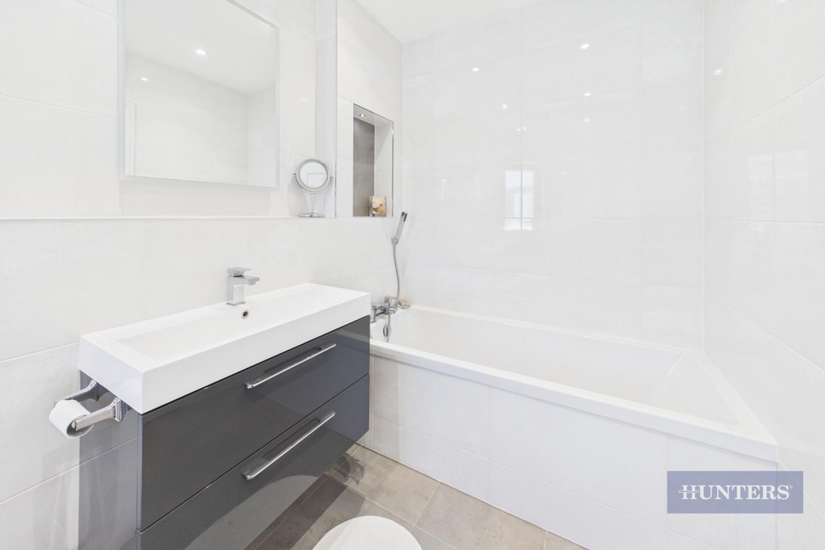 Calshot Court, Ocean Village, SO14