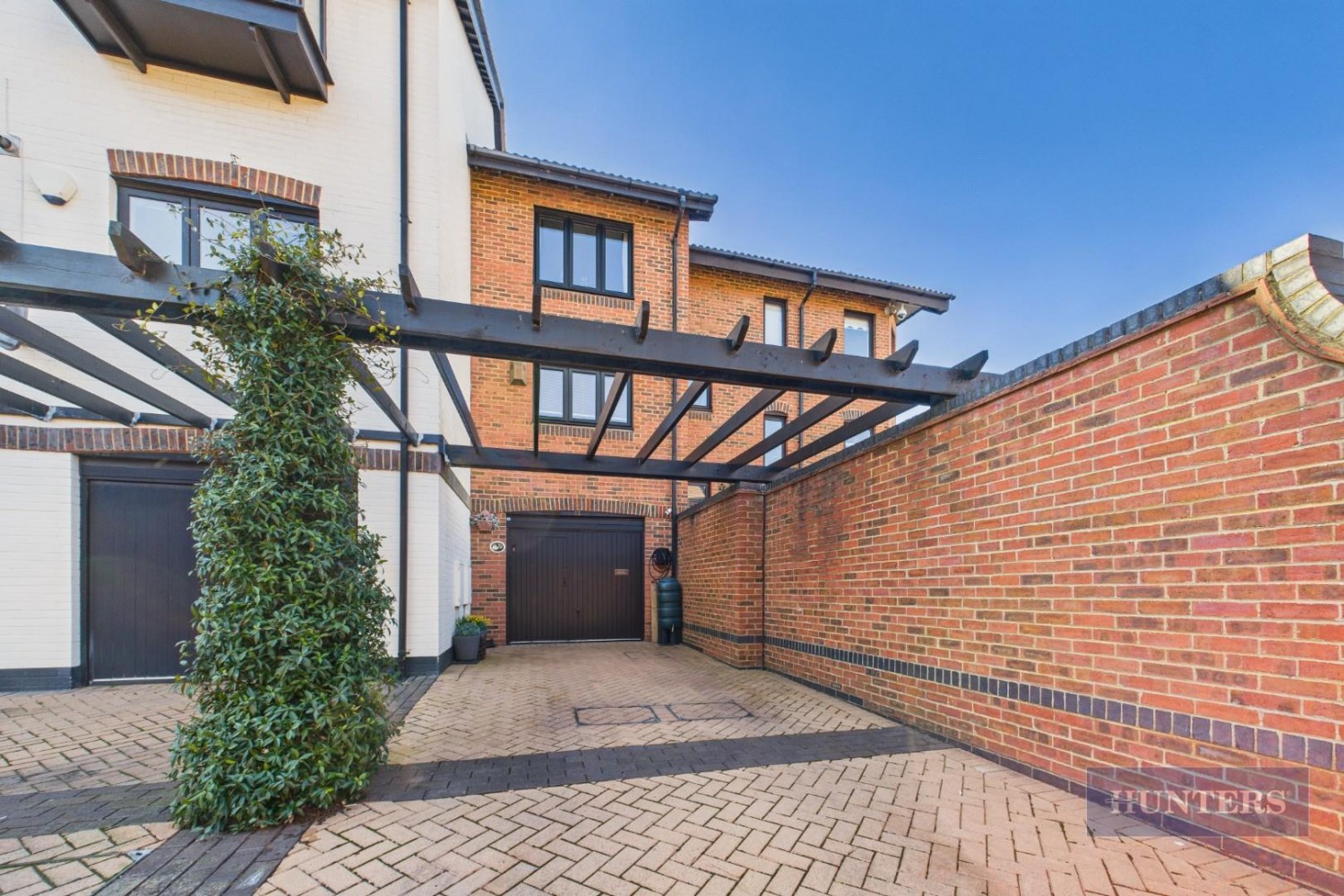 Calshot Court, Ocean Village, SO14