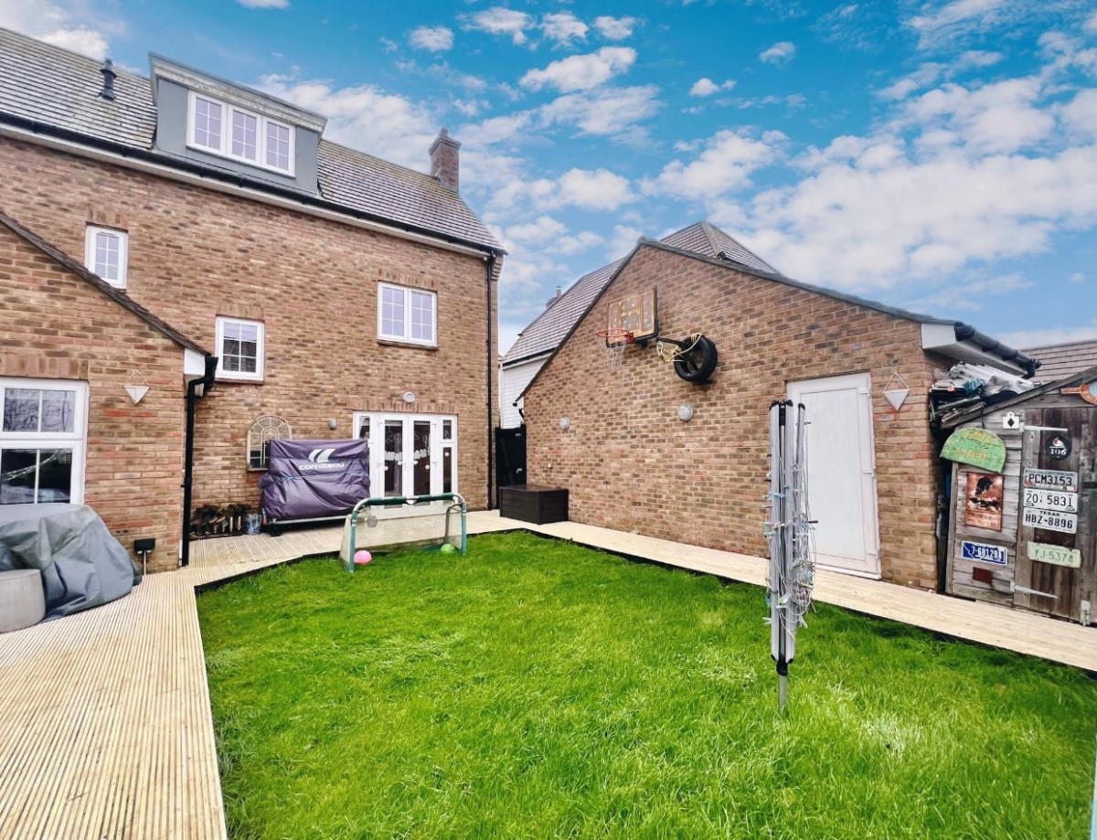 Four Bedroom Detached Home with Garage, Finberry