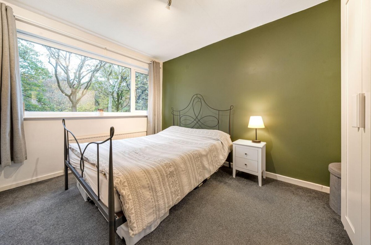 Hawksworth Road, Horsforth, LS18