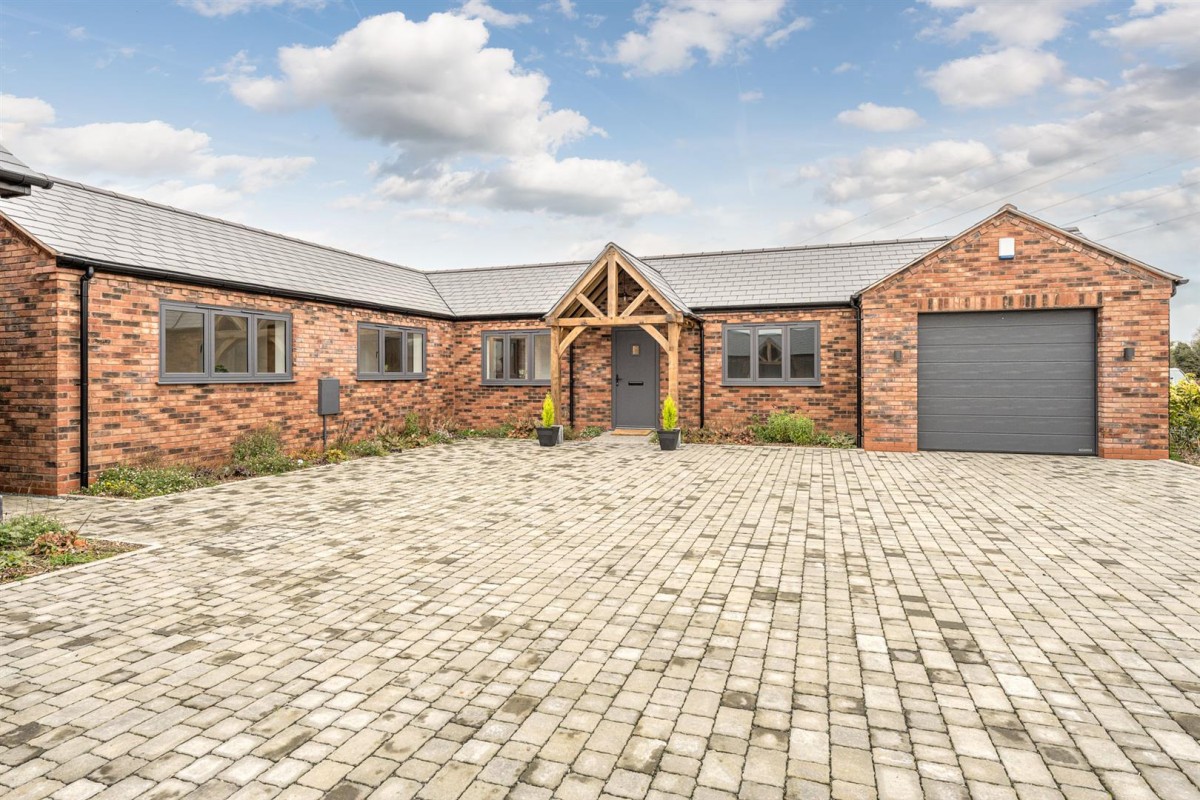 The Stableyard, Mile Flat Farm, Greensforge, Wall Heath, DY6 0AU