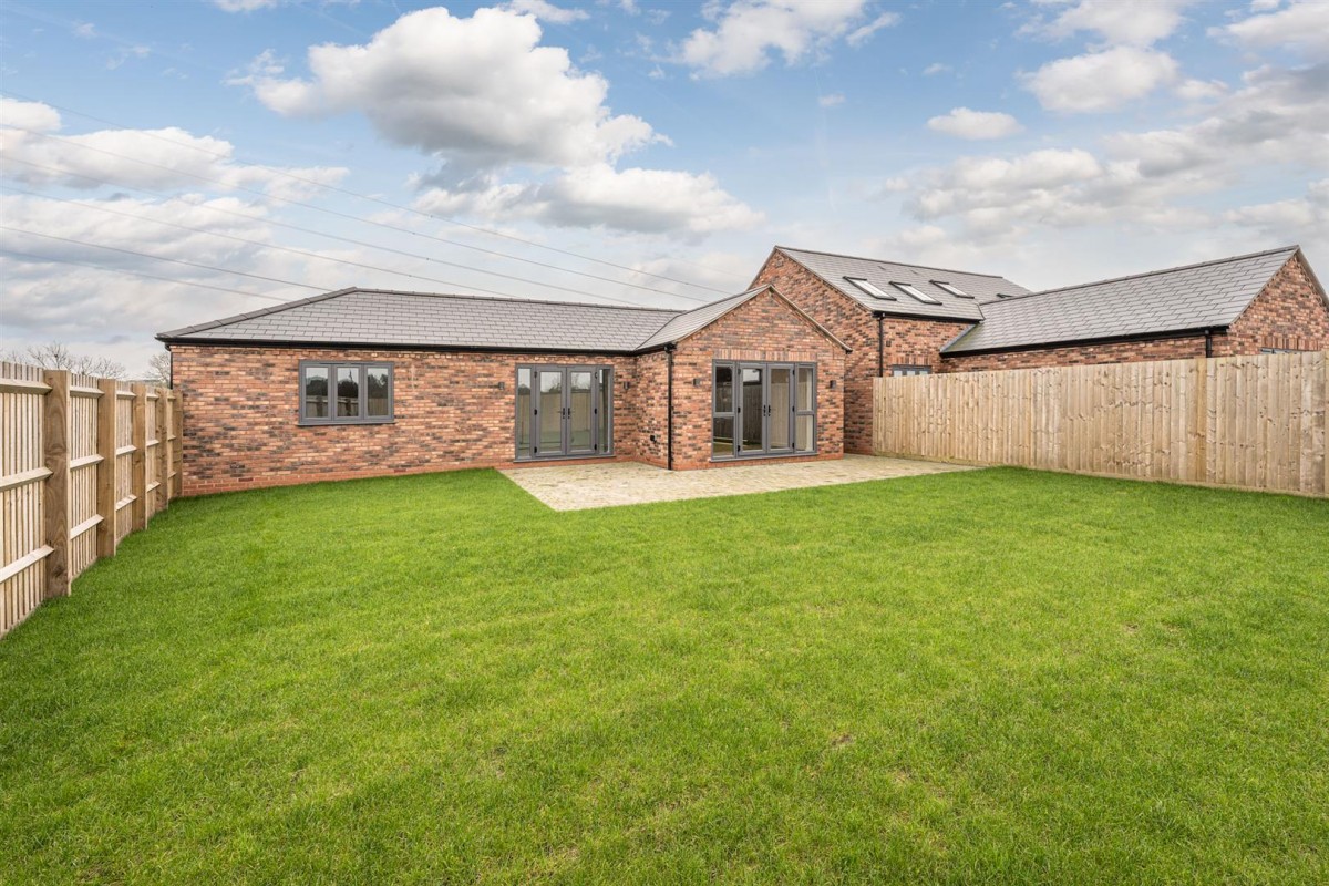 The Stableyard, Mile Flat Farm, Greensforge, Wall Heath, DY6 0AU