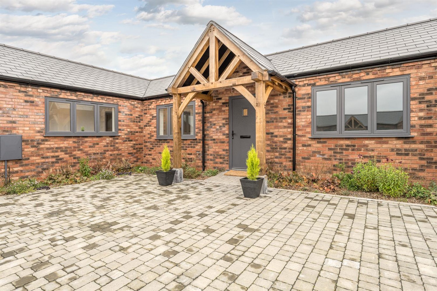 The Stableyard, Mile Flat Farm, Greensforge, Wall Heath, DY6 0AU