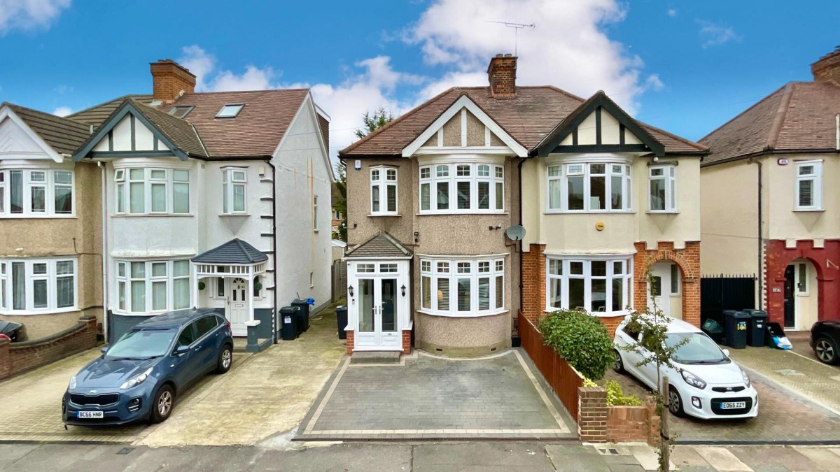 Havering Gardens, Chadwell Heath, RM6