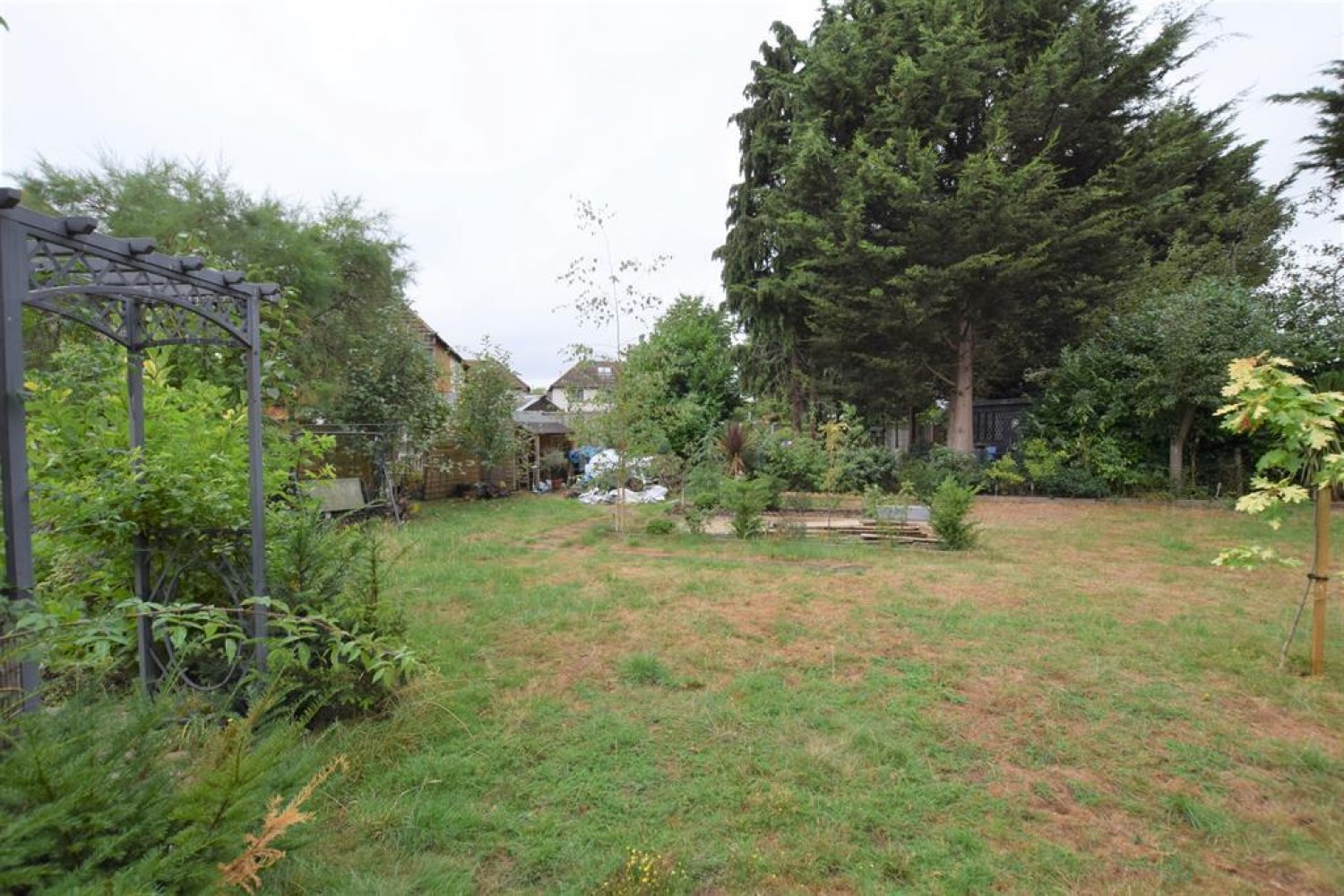 East Road, Chadwell Heath, RM6