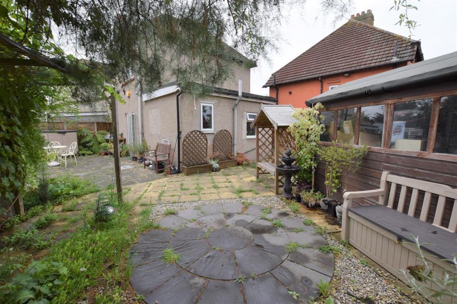 East Road, Chadwell Heath, RM6