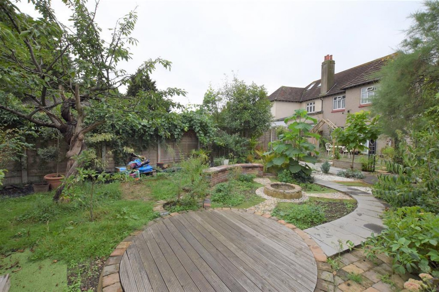 East Road, Chadwell Heath, RM6