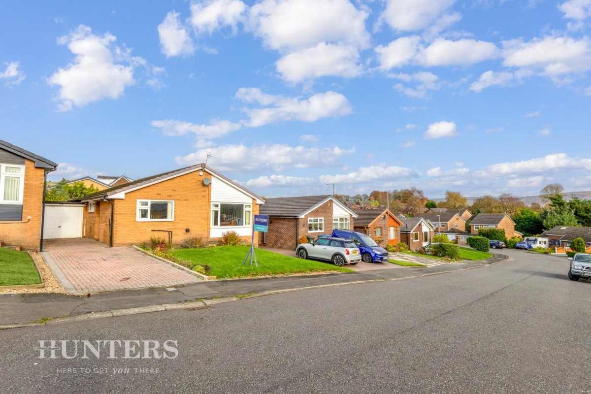 Starring Way, Bents Farm Estate, Littleborough, OL15 8RE