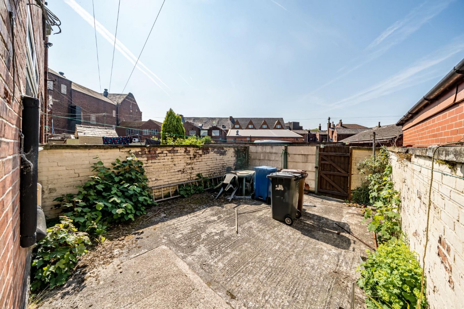 The Avenue, Leigh