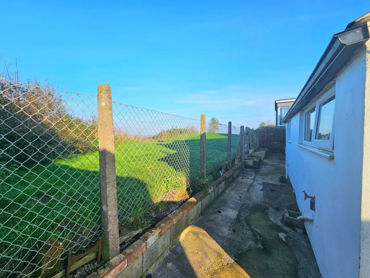 Canal Bank, Purton, Berkeley