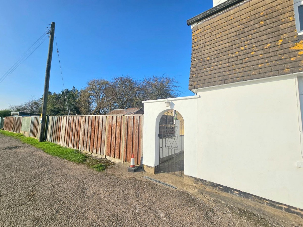 Canal Bank, Purton, Berkeley