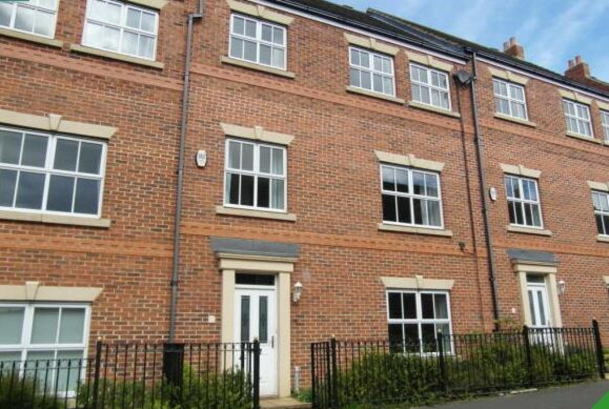 Featherstone Grove, NE3 5RJ