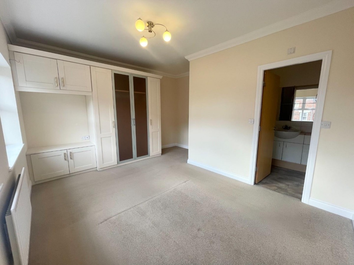 Featherstone Grove, NE3 5RJ