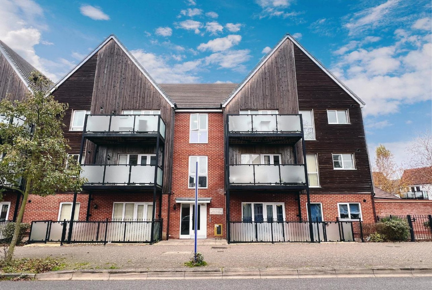 Laurens Van Der Post Way, Repton Park
