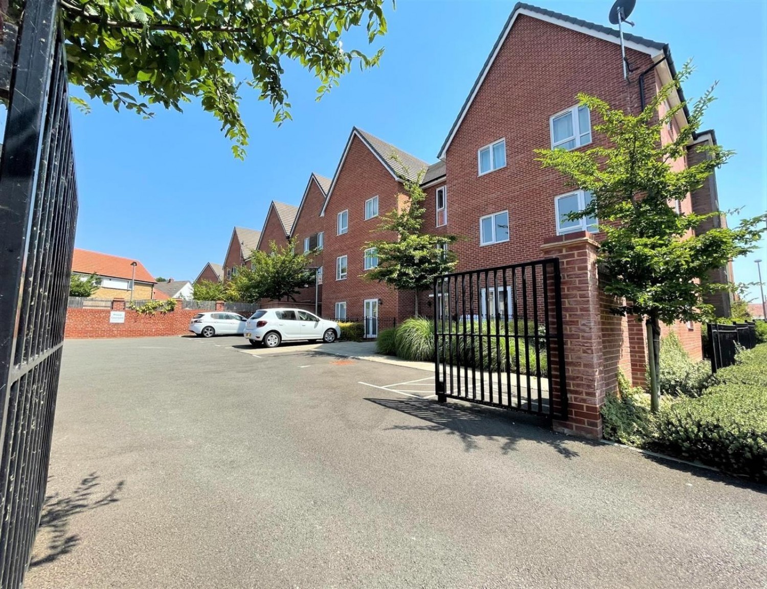 Laurens Van Der Post Way, Repton Park