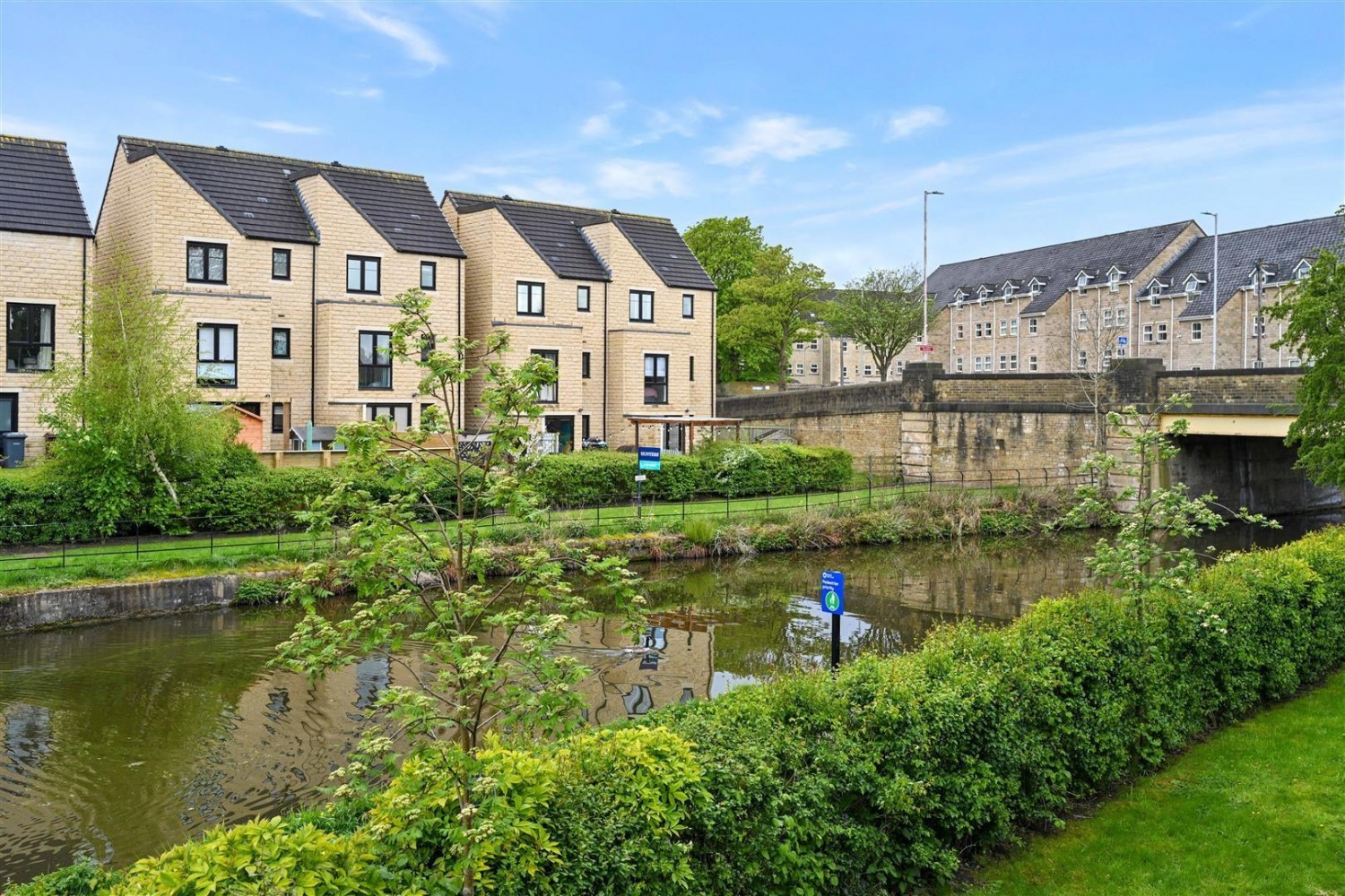 Canal Close, Apperley Bridge