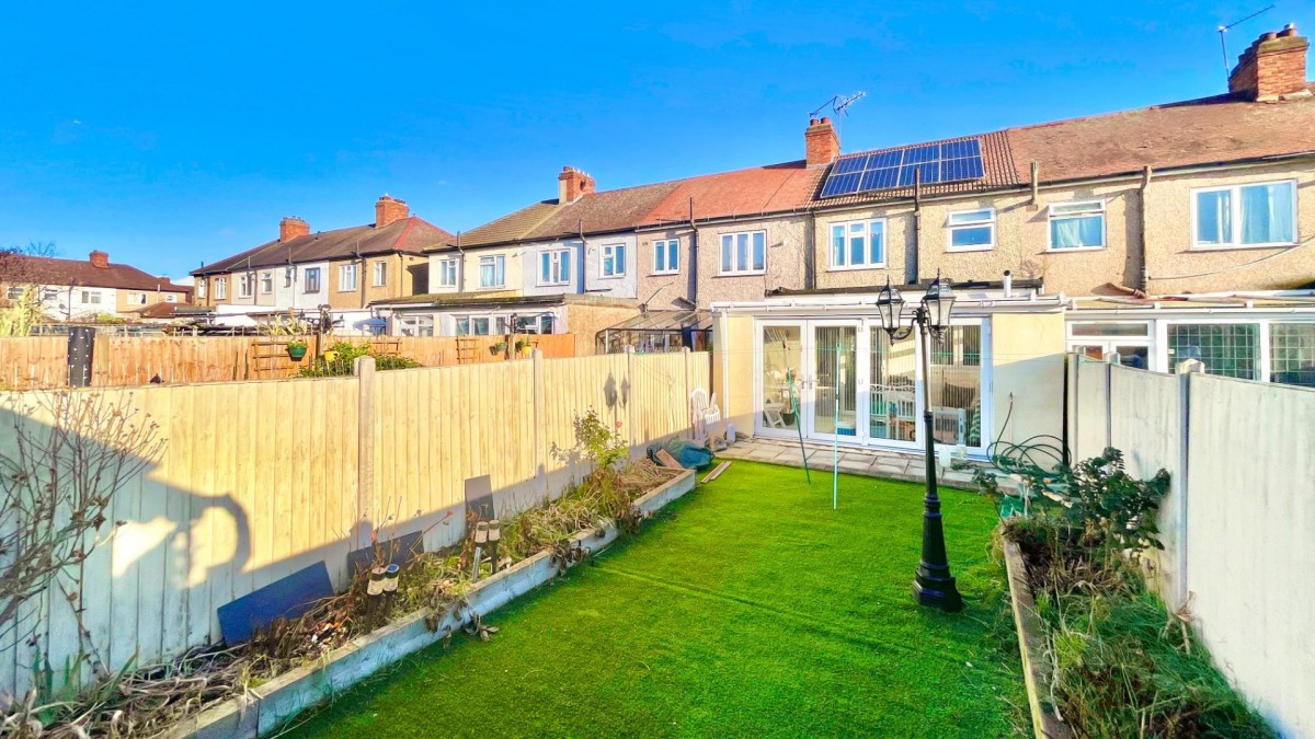 Gerald Road, Dagenham, RM8