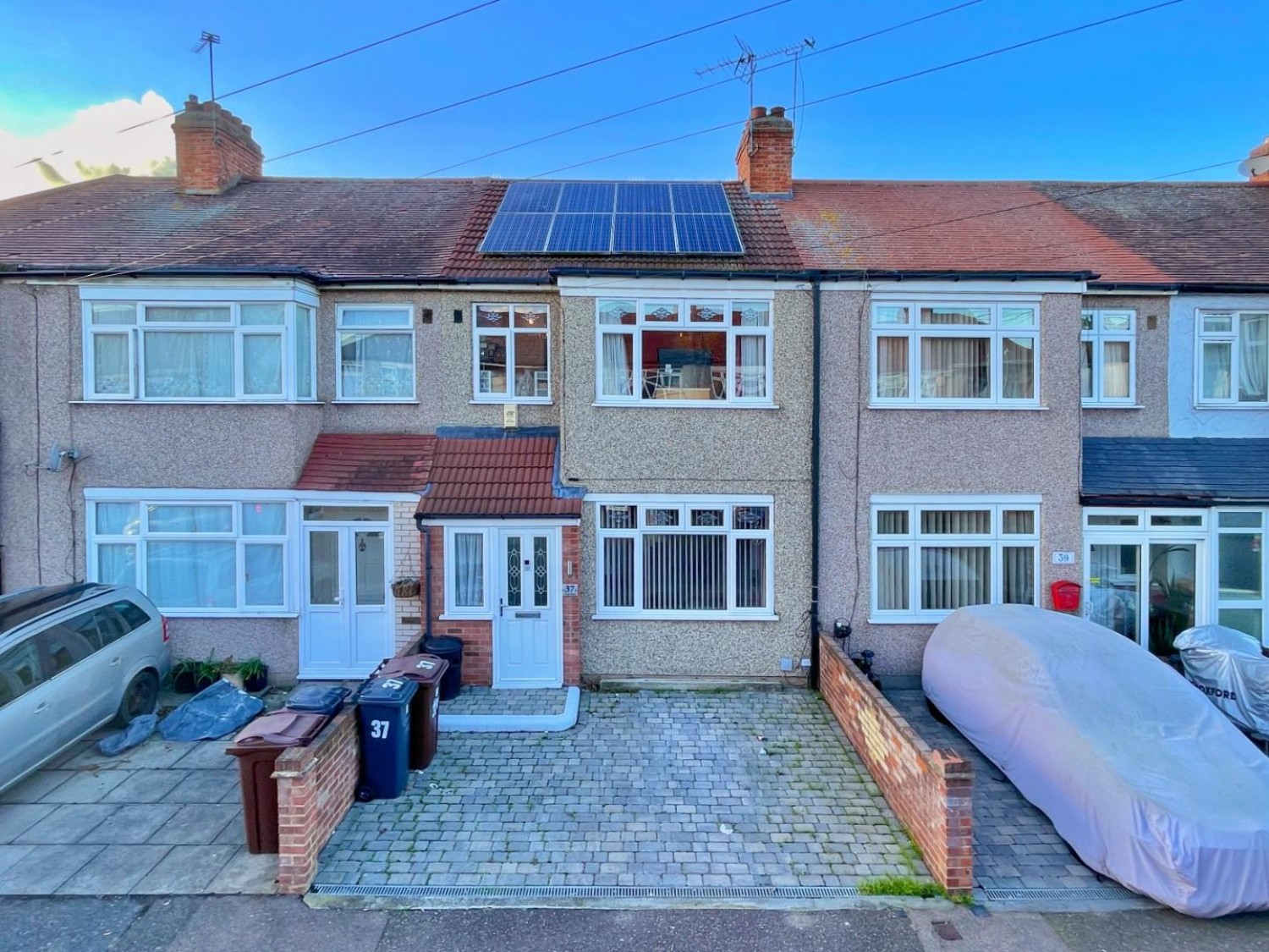 Gerald Road, Dagenham, RM8