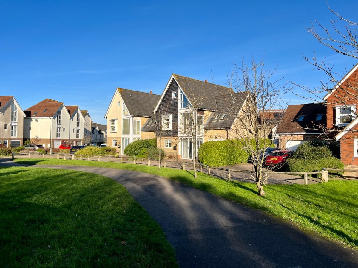 Paxton Avenue, Hawkinge