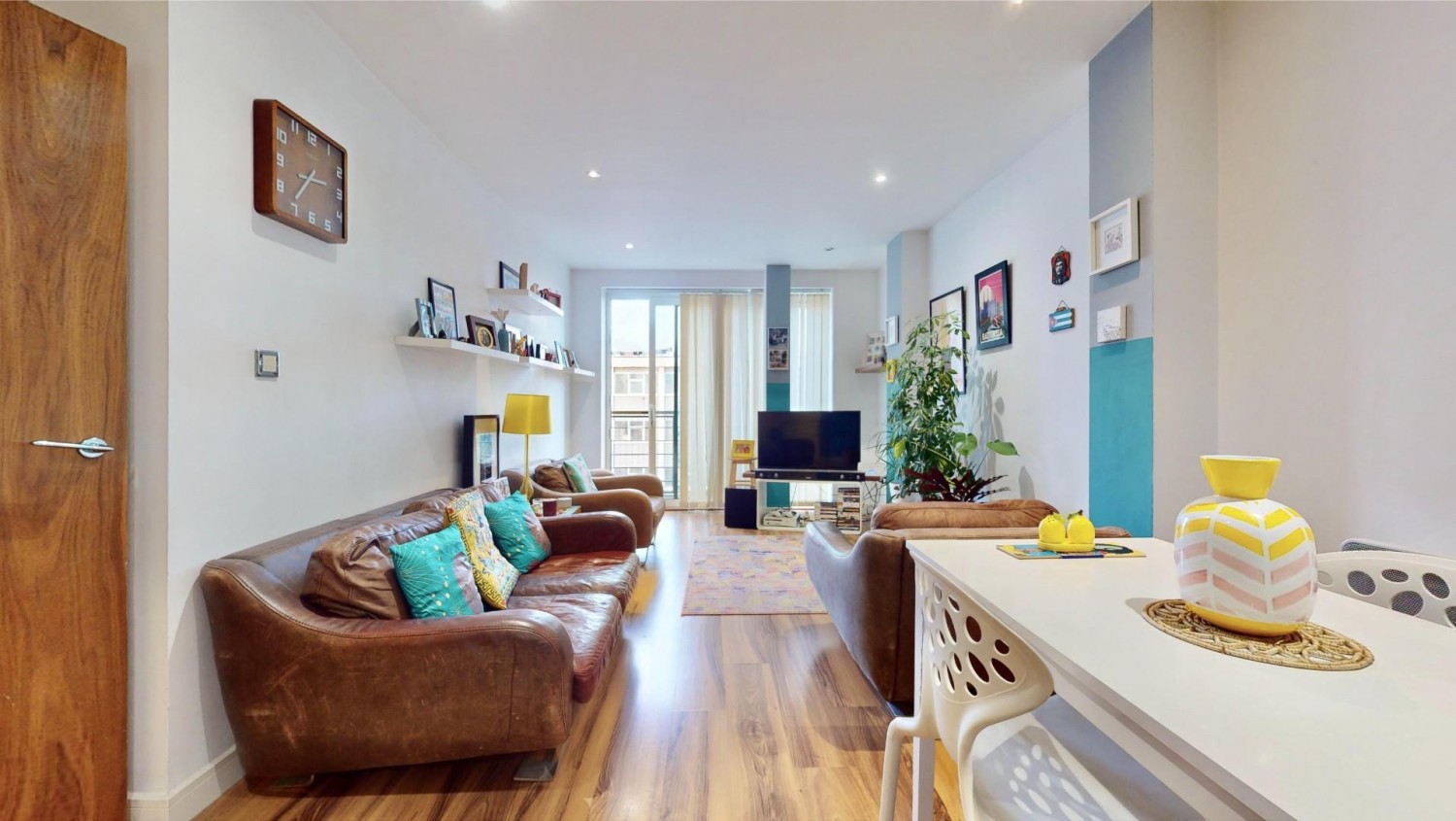 High Road, Chadwell Heath, RM6