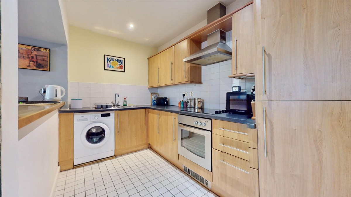 High Road, Chadwell Heath, RM6