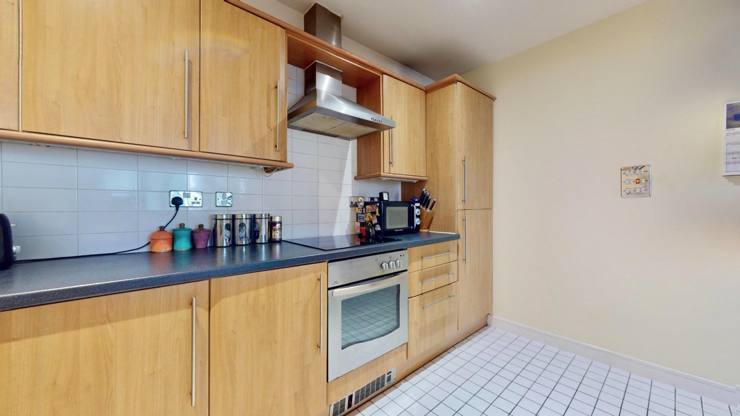 High Road, Chadwell Heath, RM6