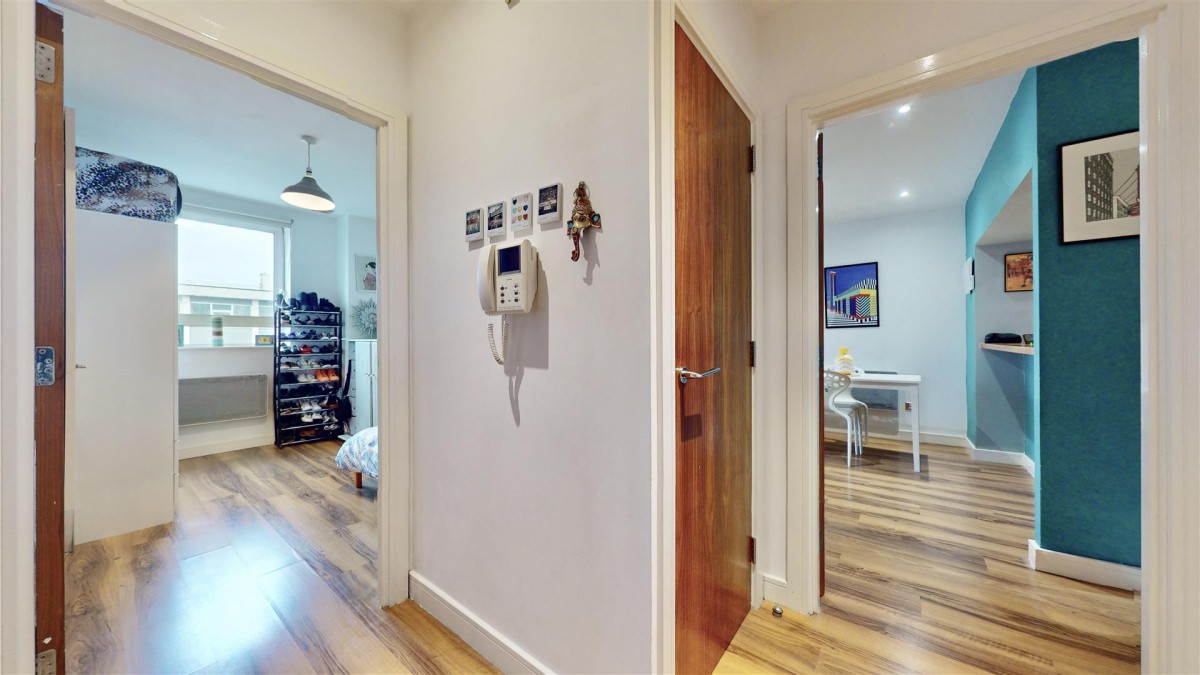 High Road, Chadwell Heath, RM6