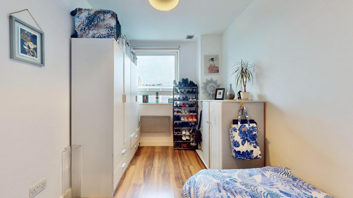 High Road, Chadwell Heath, RM6