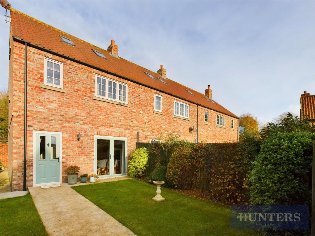 Manor Farm Court, Foxholes, Driffield