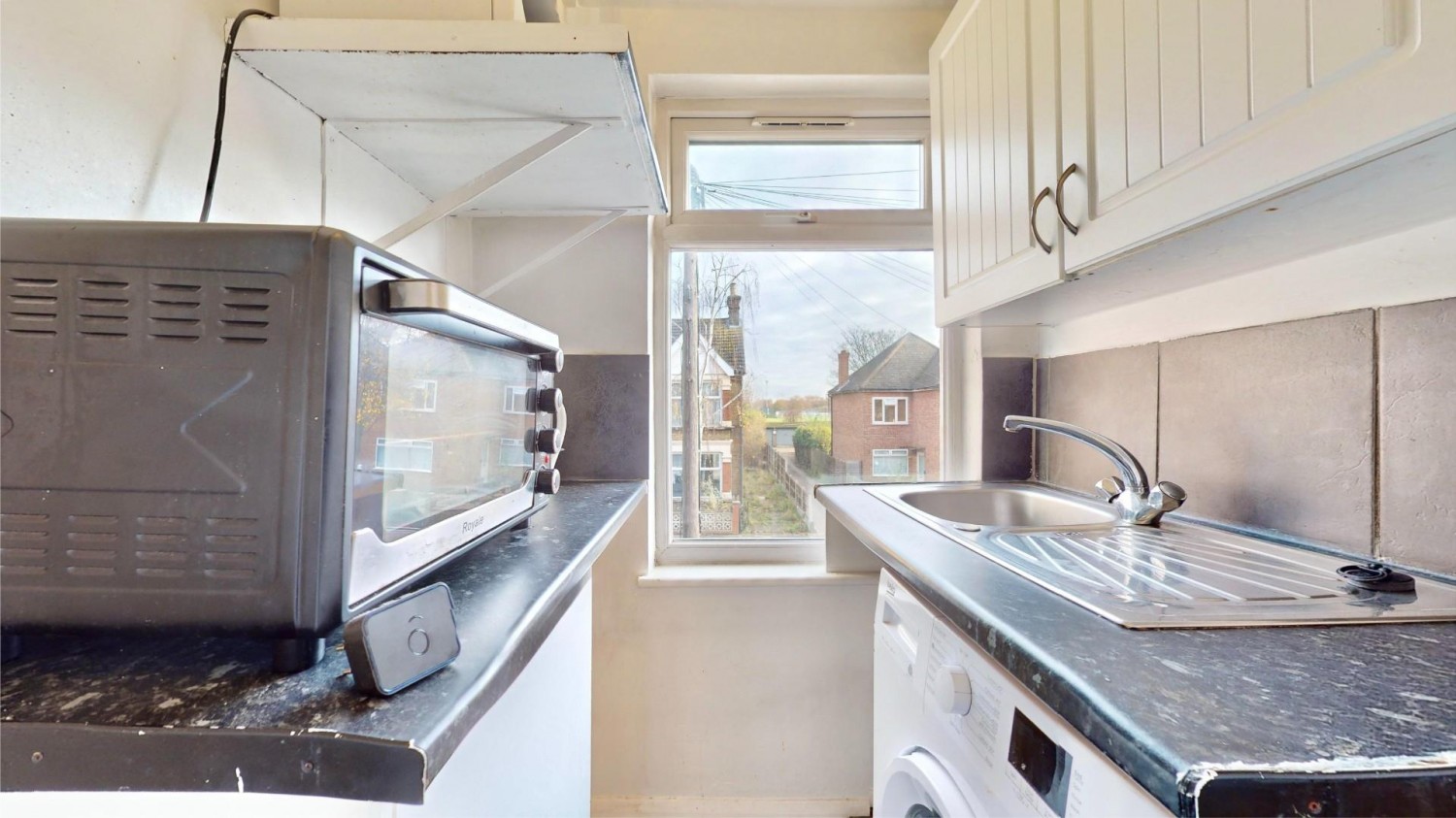 Saville Road, Chadwell Heath, RM6
