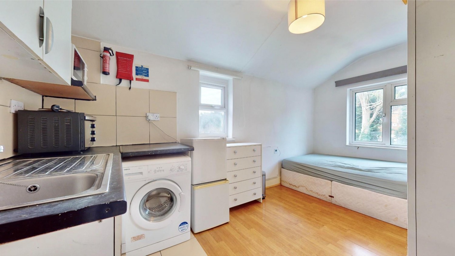 Saville Road, Chadwell Heath, RM6