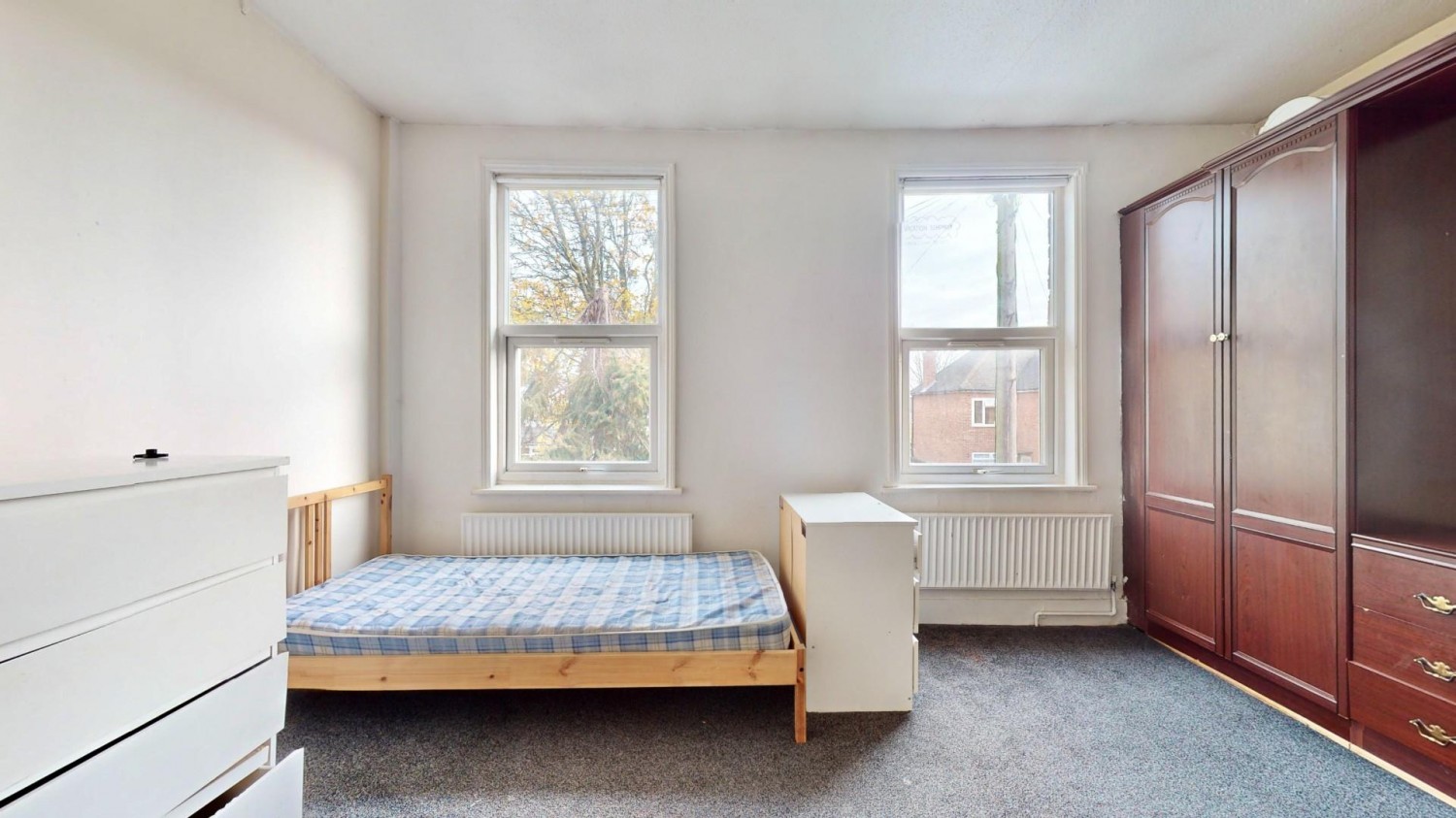 Saville Road, Chadwell Heath, RM6