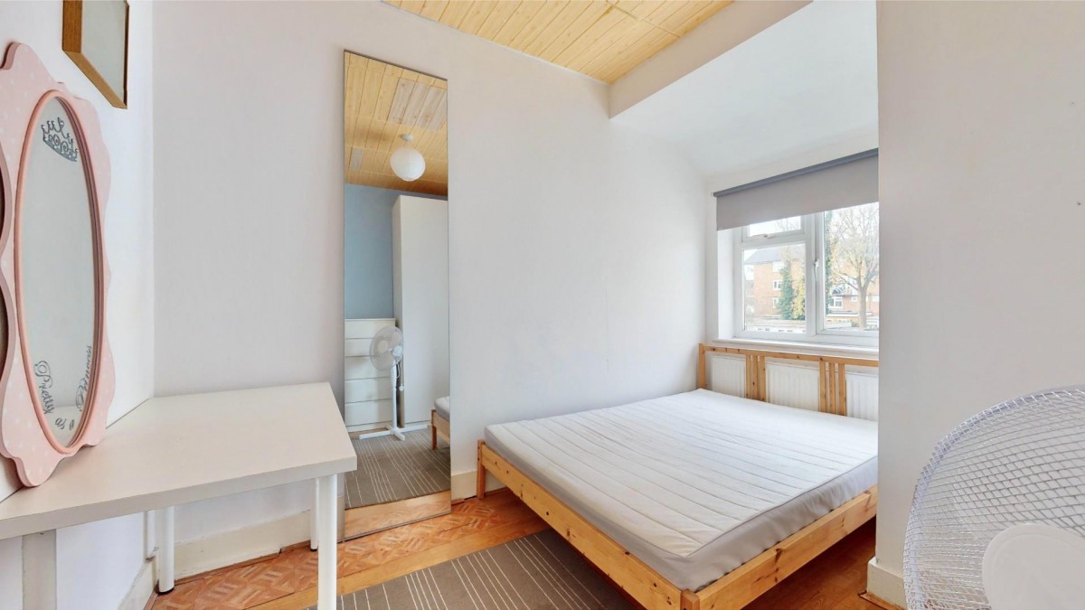Saville Road, Chadwell Heath, RM6