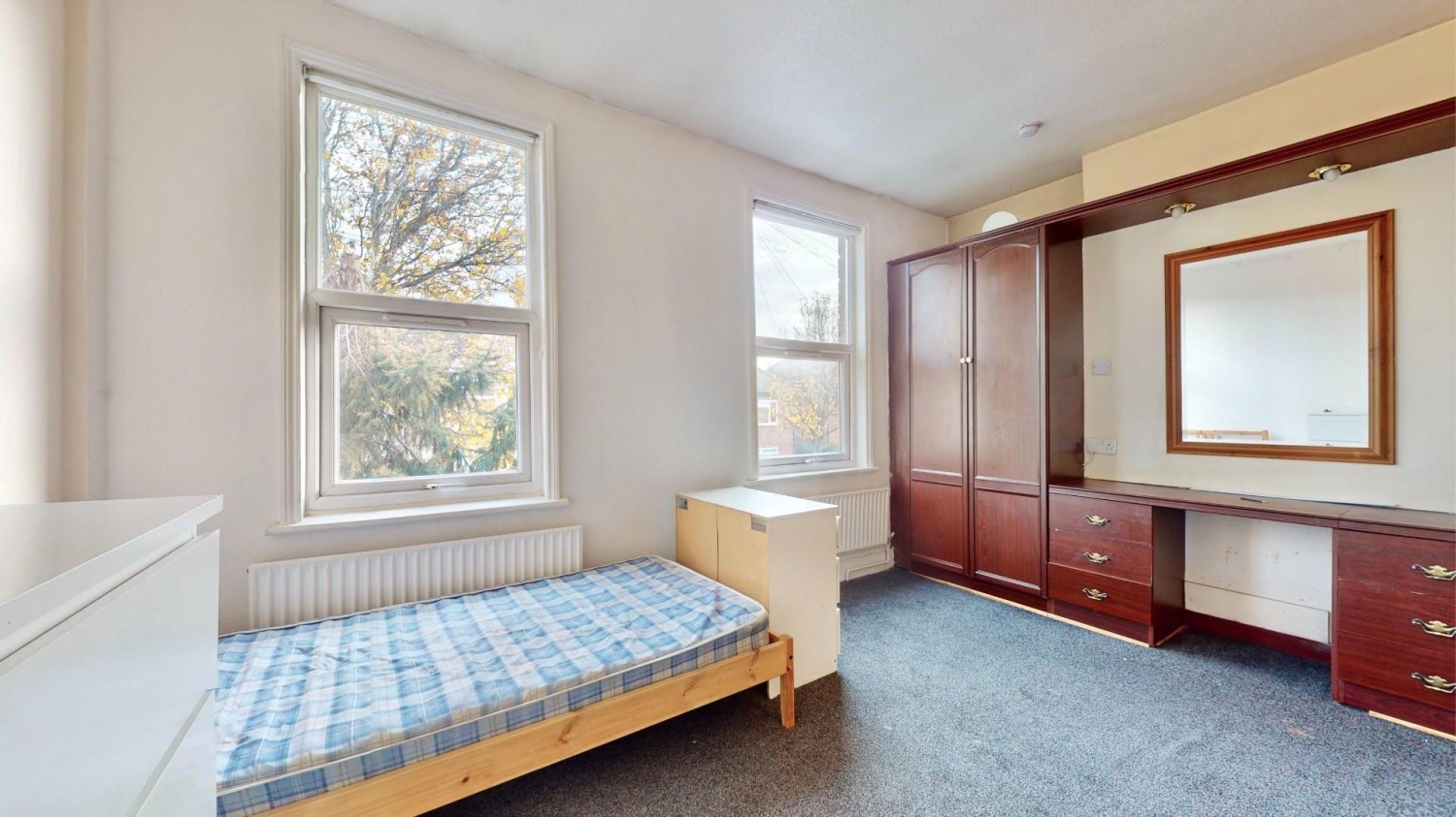 Saville Road, Chadwell Heath, RM6
