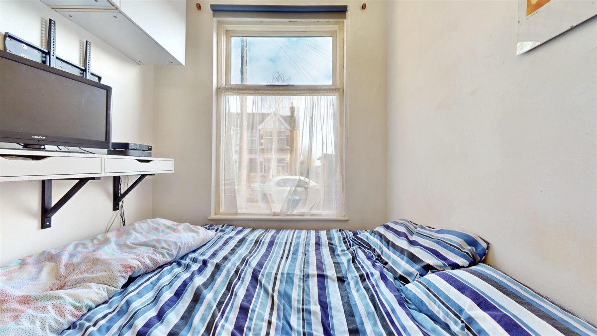 Saville Road, Chadwell Heath, RM6