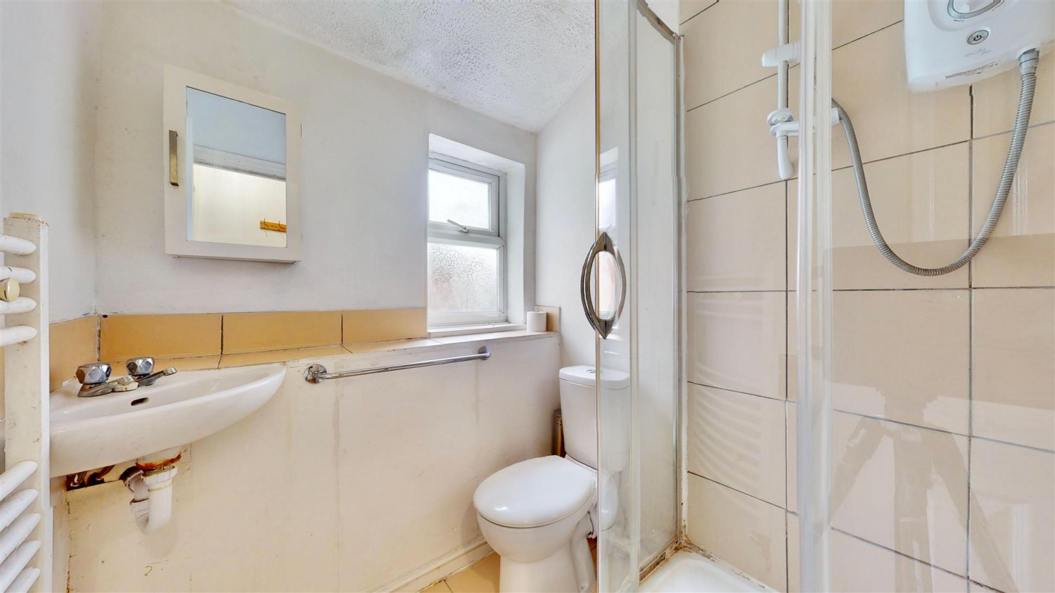 Saville Road, Chadwell Heath, RM6