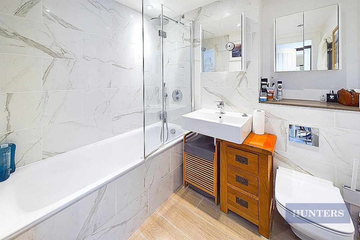 Alexandra Wharf, 1 Maritime Walk, Ocean Village, SO14