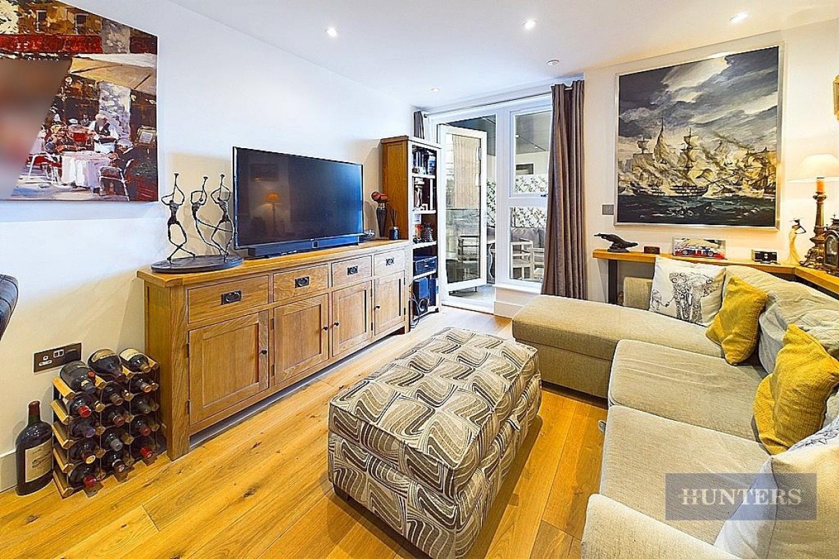 Alexandra Wharf, 1 Maritime Walk, Ocean Village, SO14