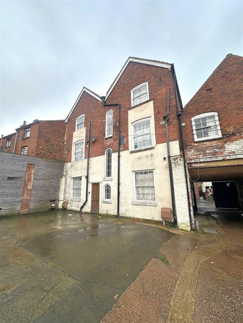 Flat 2 59-60 Tower Street, Dudley