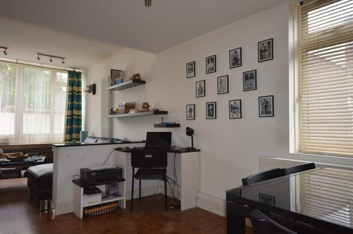 VERY LARGE 1 BEDROOM DUPLEX FLAT