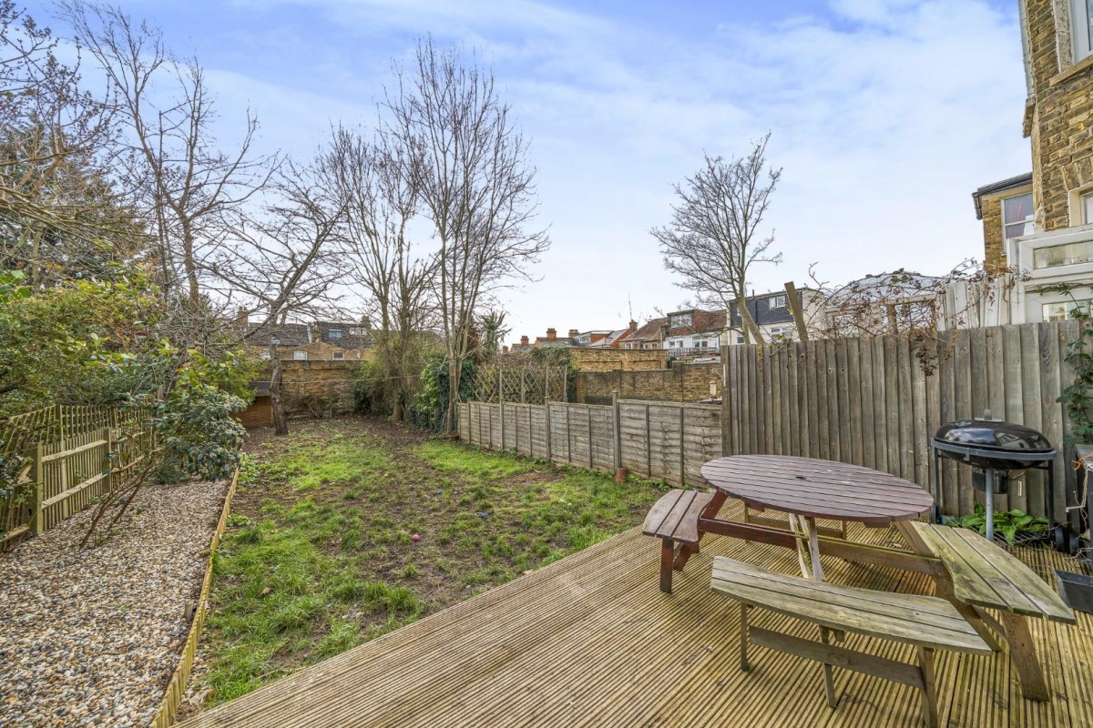 Brownhill Road, London, SE6 1AT