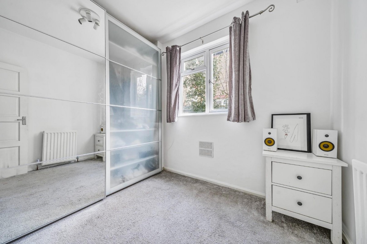 Brownhill Road, London, SE6 1AT