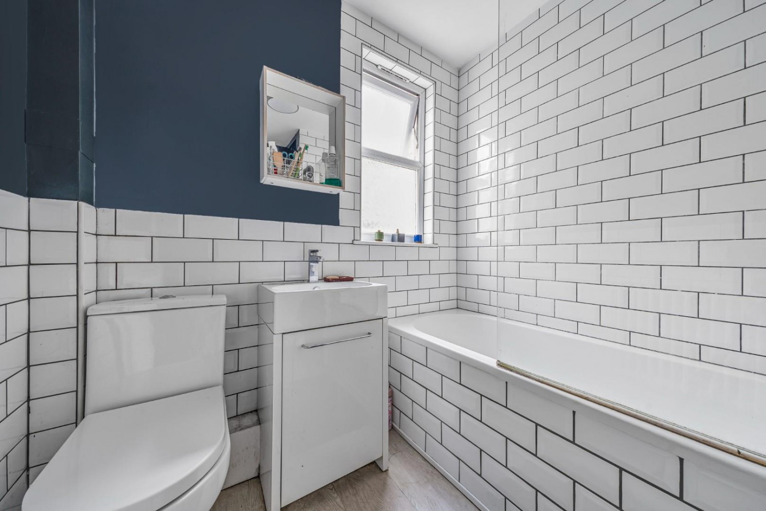 Brownhill Road, London, SE6 1AT