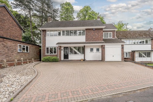 Summercourt Square, Kingswinford, DY6 9QJ