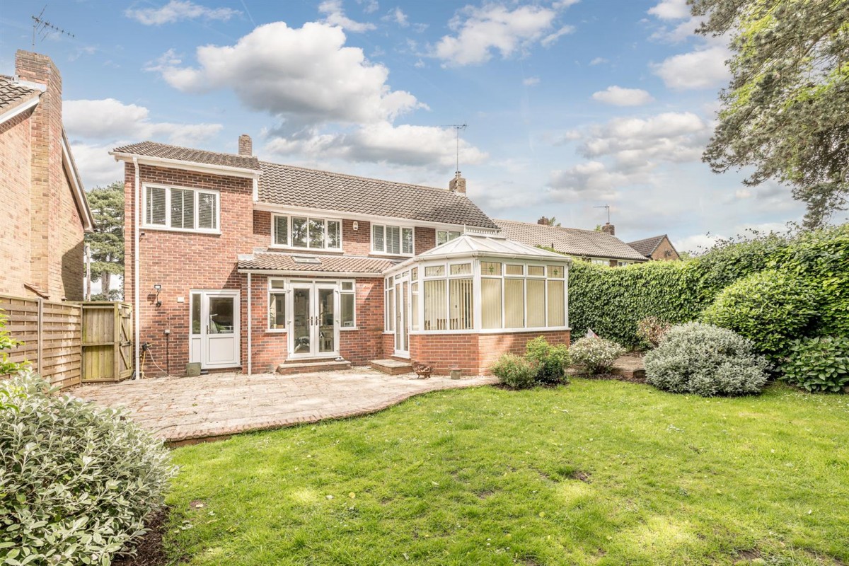 Summercourt Square, Kingswinford, DY6 9QJ