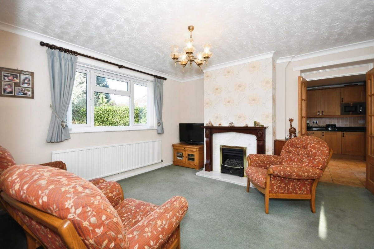 Ashgate Valley Road, Ashgate, Chesterfield, S40 4AX